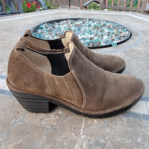 Fly London Tan Suede Slip On Shoes Wate Size 39 should be a 38 - Picture 3 of 9